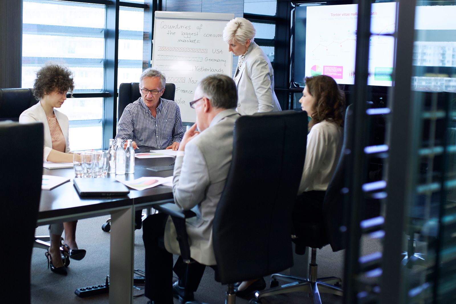 picture of important corporate meeting RC4Z8GY